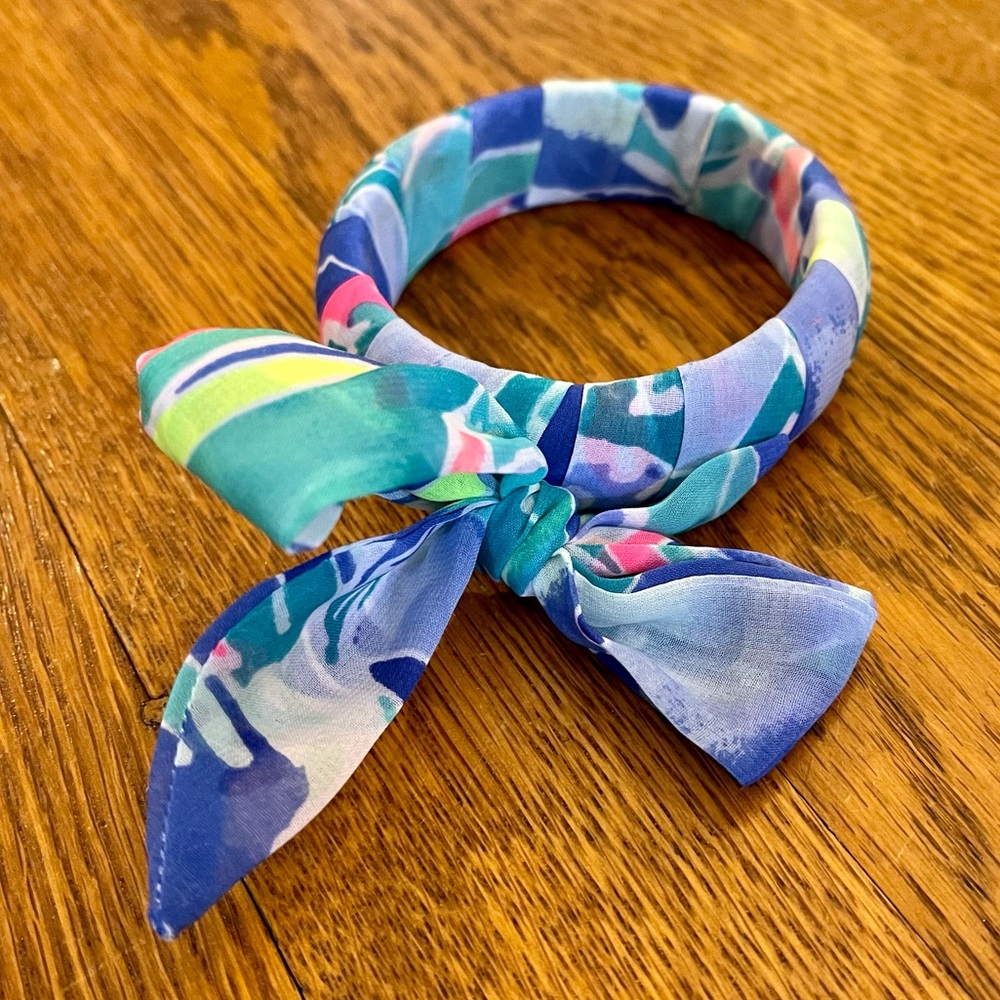Lilly Pulitzer Silk Wrapped Bangle Bracelet e/ bow